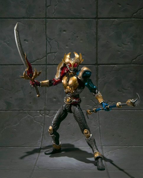 Kamen Rider Agito - Kamen Rider Agito Trinity F... - angle view 3